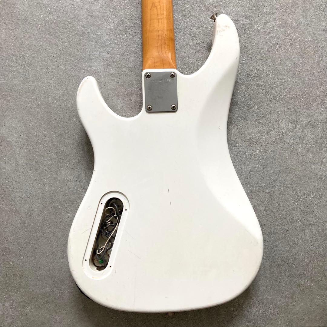 Fernandes Limited Edition ホワイト 4弦エレキベース