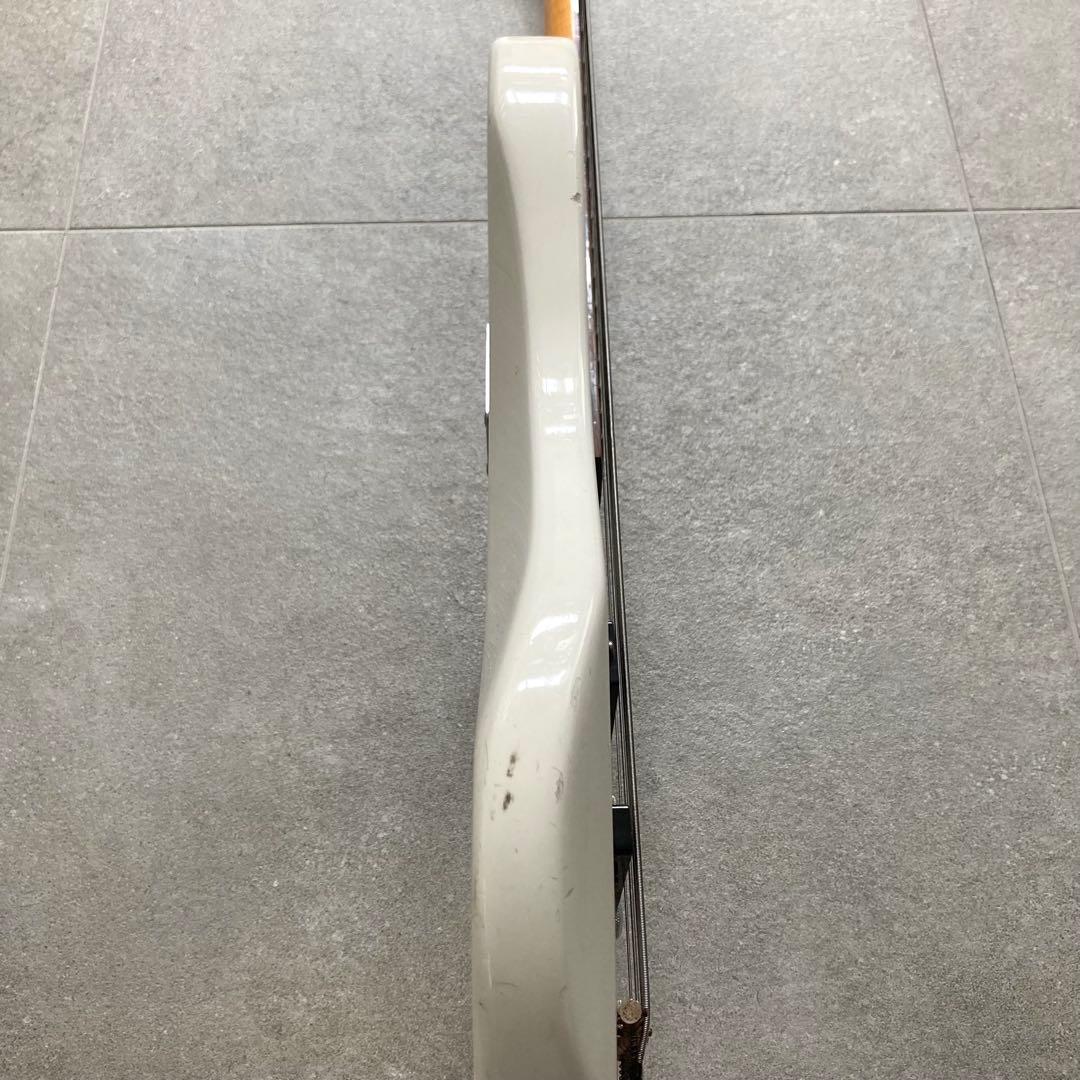 Fernandes Limited Edition ホワイト 4弦エレキベース