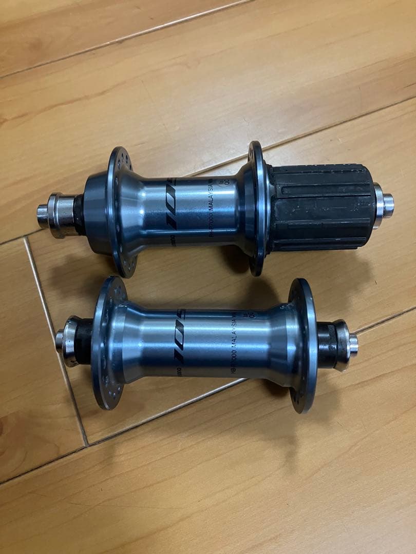 【最終値下げ】シマノ R7000系105 11速リムブレーキ用ハブ 32H