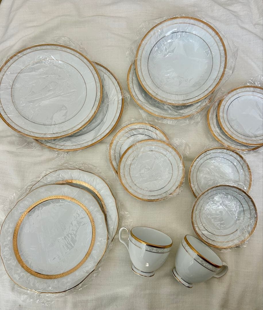 【新品】ハンプシャーゴールド 14PCディナーペアセット　半額以下