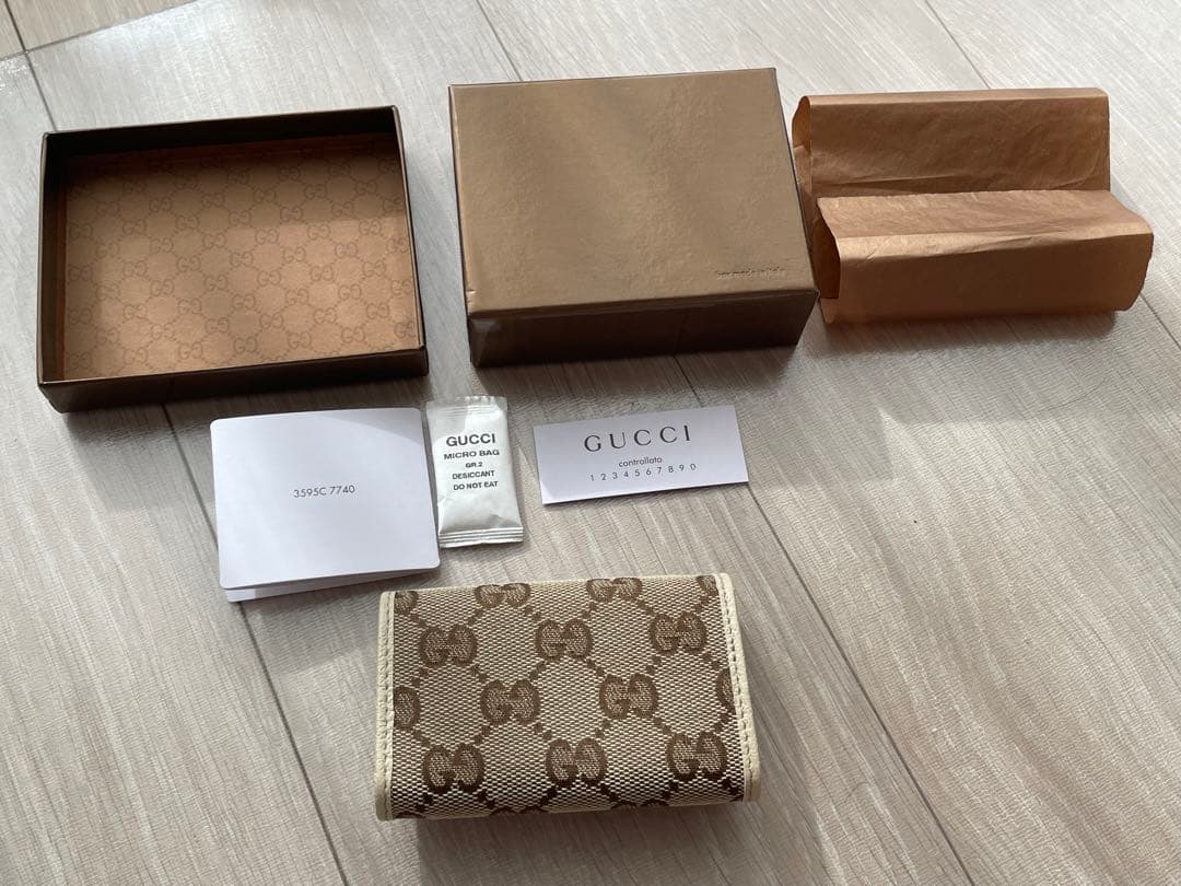 【未使用箱付き】GUCCI キーケース　キーリング　GGライン