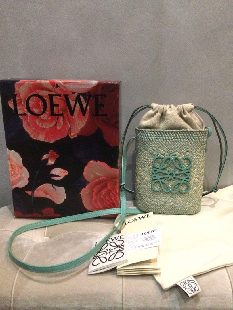 meg様　ロエベ アナグラムスクエアポケット イラカヤシ&カーフ