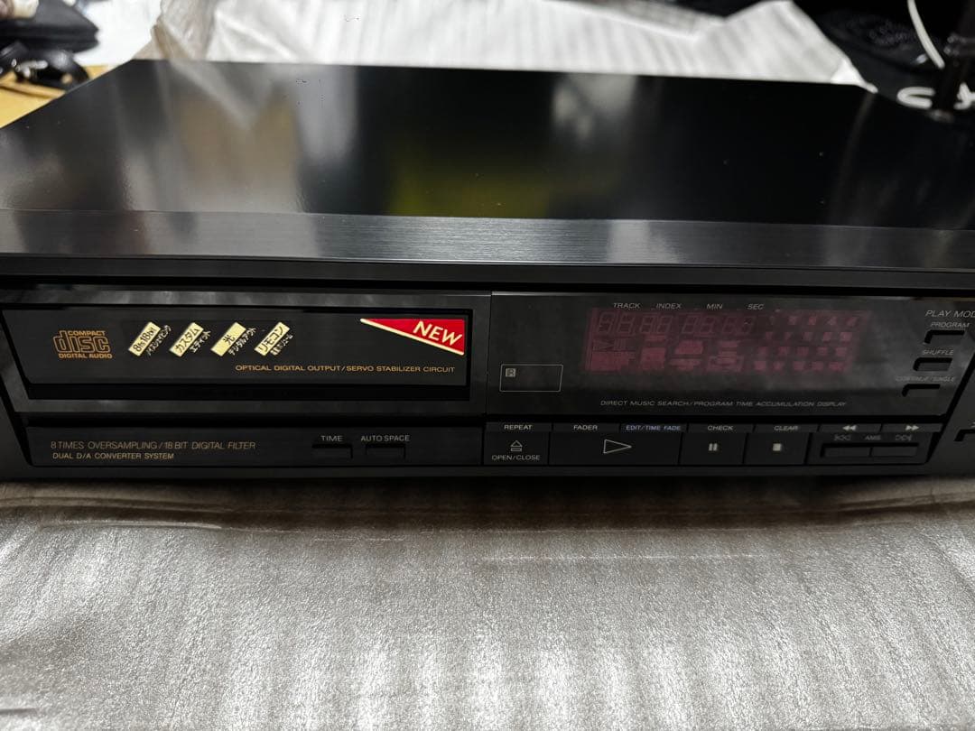 【掘出物】【新品】ソニーCDP-770＆世界クラシック音楽大系