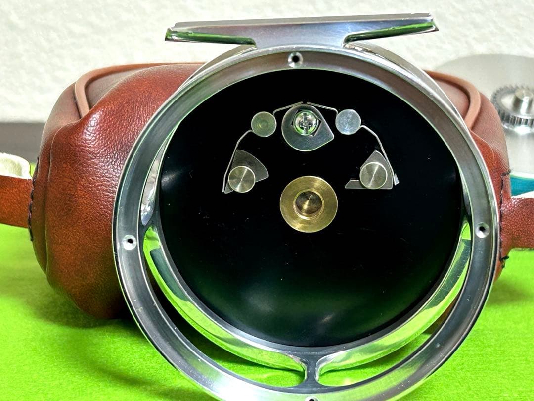 リール Kiraku Halcyone Large Trout. #6-#8