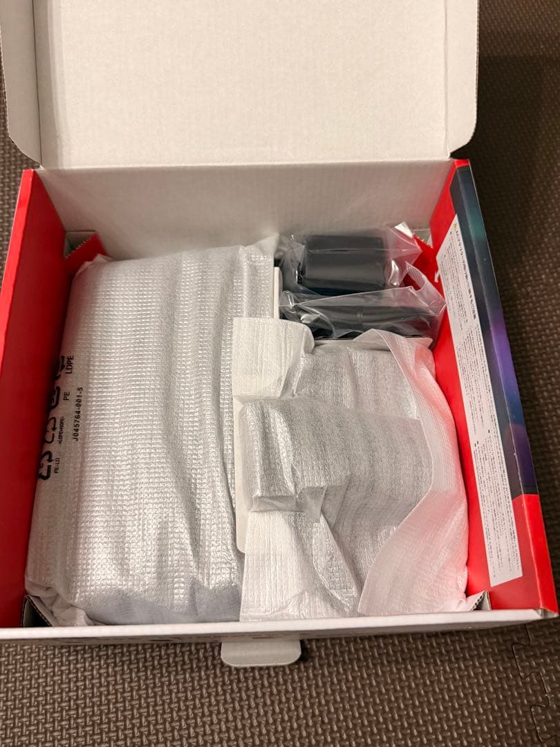 Nintendo Switch 2 日本国内版 本体　サンリオケースプレゼント付