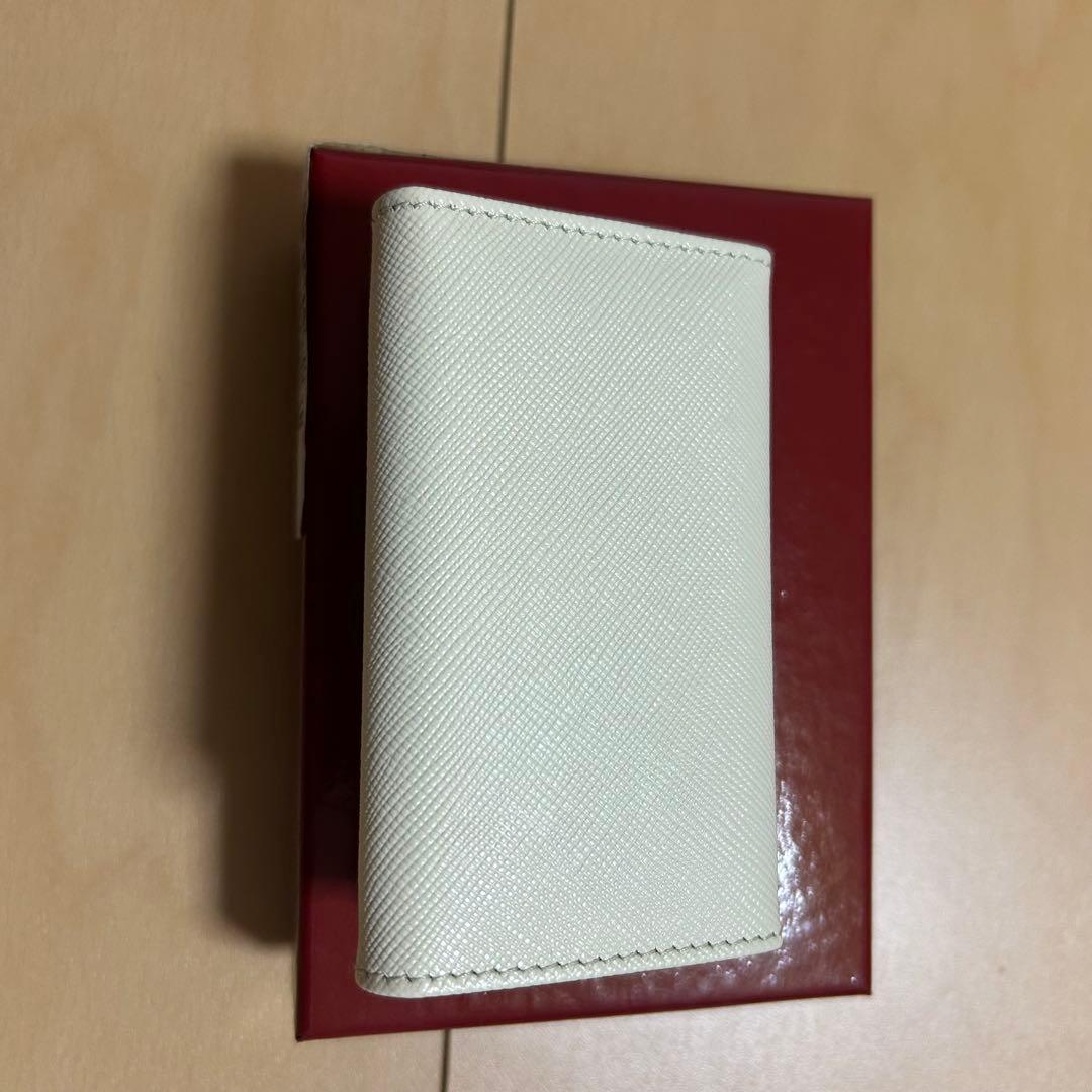 Salvatore Ferragamo 6連キーケース アイボリー