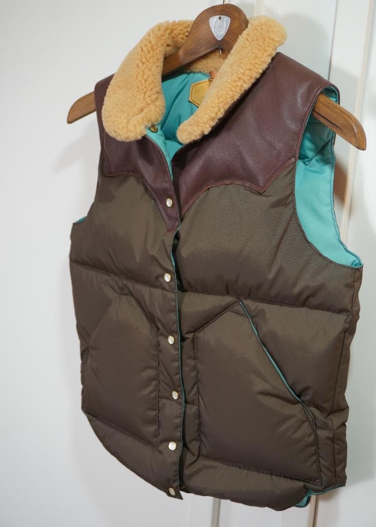 ▢Rocky Mountain ▢ロッキーマウンテンフェザーベッド　ダウンベスト