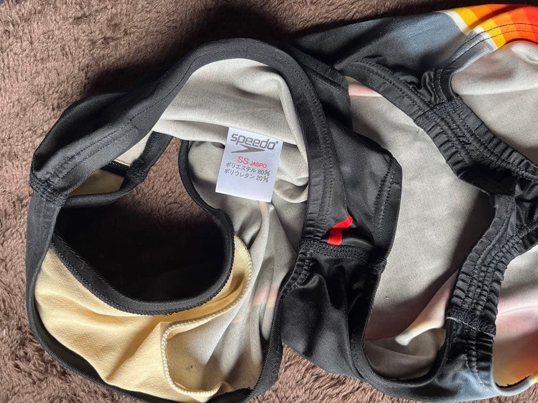 Speedo スポーツ用競泳水着 黒・赤・オレンジ