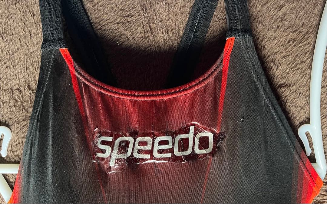 Speedo スポーツ用競泳水着 黒・赤・オレンジ