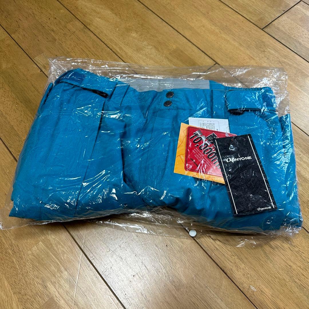 【ONYONE】スキーウェア　新品　未使用