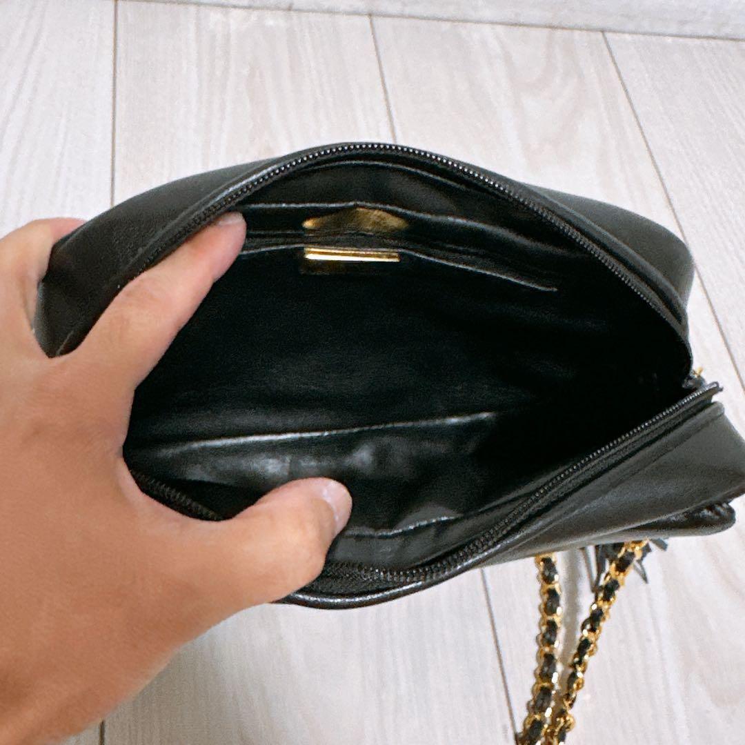 《美品》GIVENCHY(ジバンシー)ショルダーバッグ キルティング