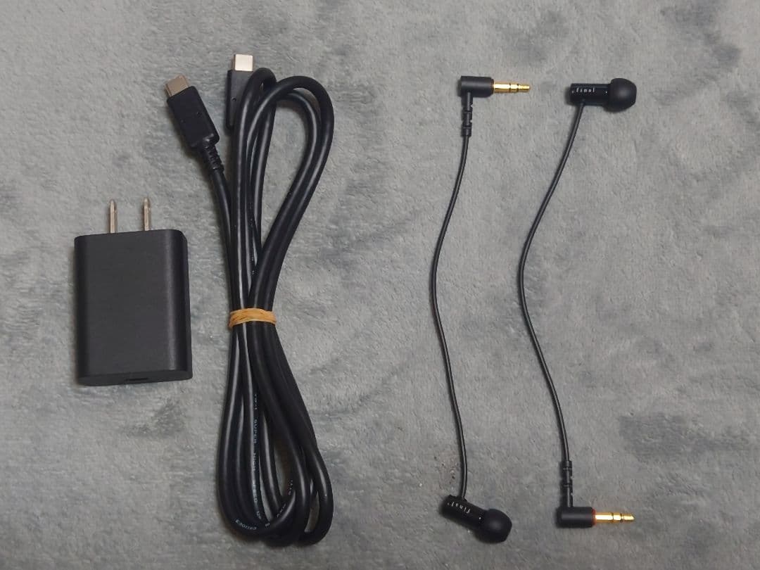  Quest 128GB 黒 汚れ少なく落ち着いた色合い 即時発送