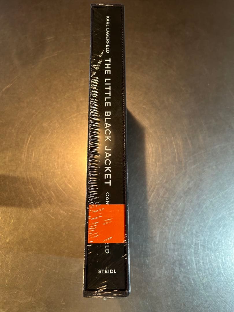 アート・デザイン・音楽 THE LITTLE BLACK JACKET STEIDL CHANEL