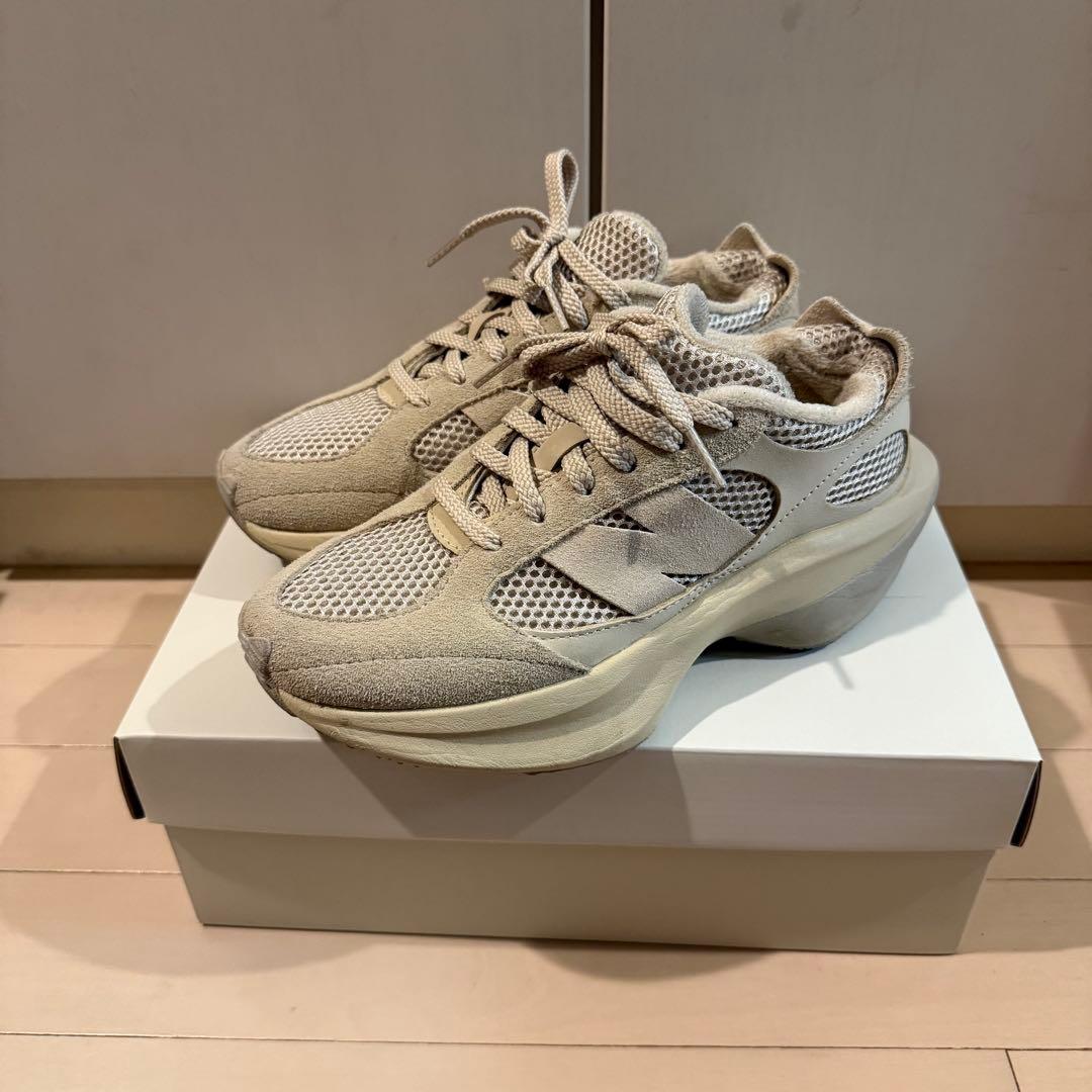 AURALEE × New Balance Warped Runner