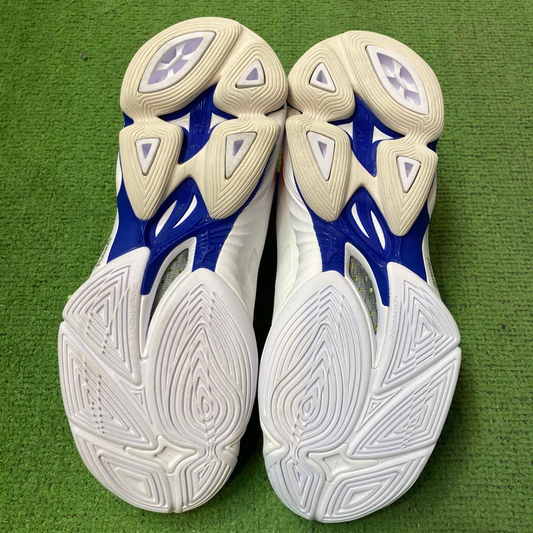 新品 ミズノウエーブライトニングZ6