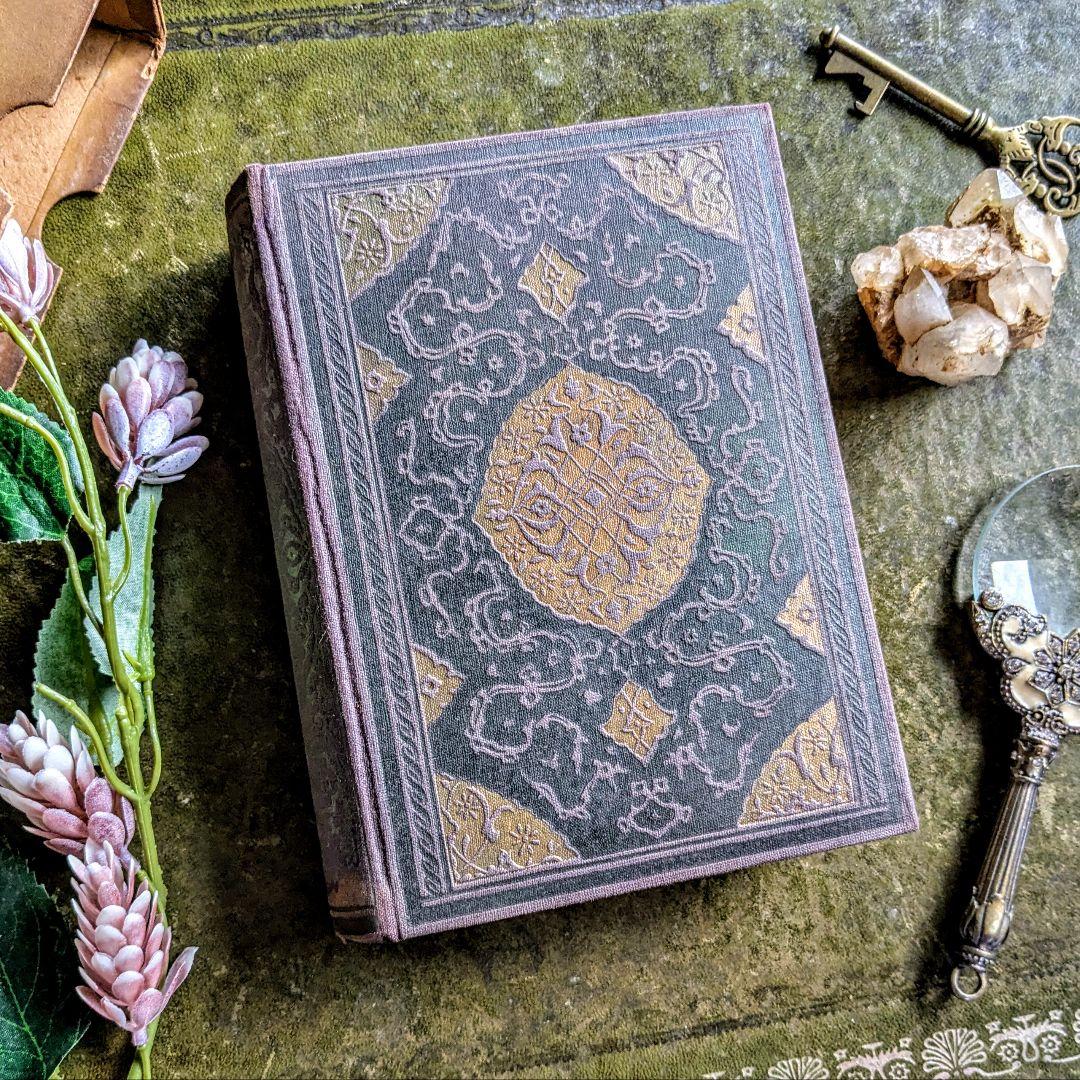 まるで東方の宮廷図書室へ♪色彩がなお息づく、幻のアンティーク本　古書洋書