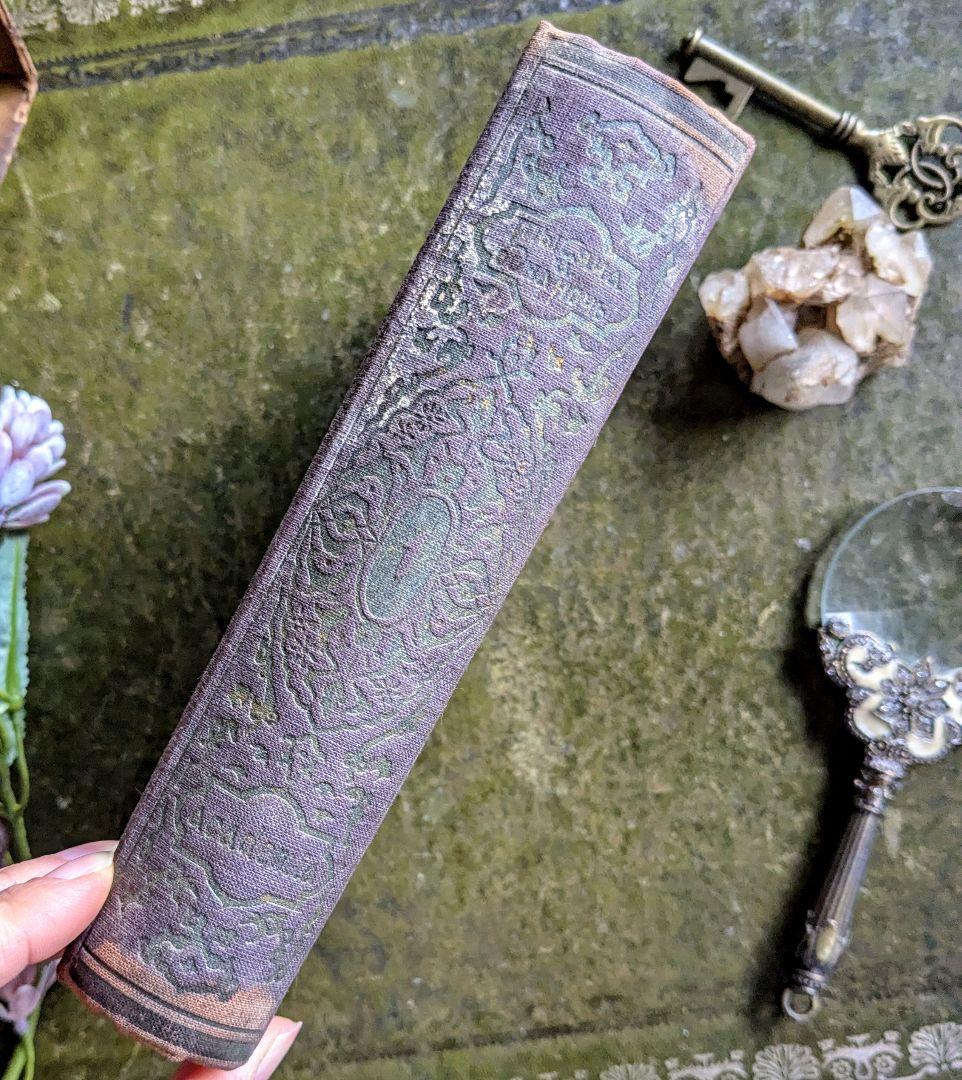 まるで東方の宮廷図書室へ♪色彩がなお息づく、幻のアンティーク本　古書洋書