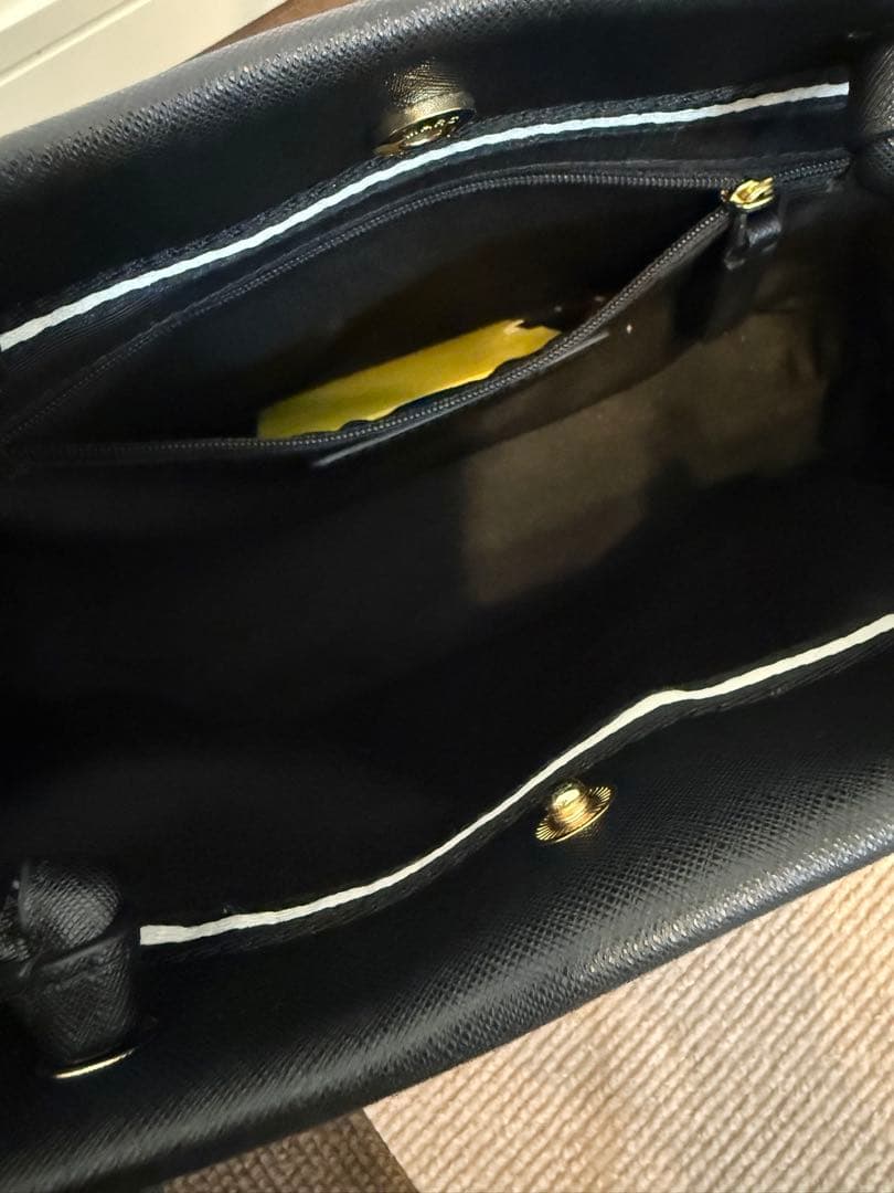 MARC JACOBS トートバッグ ブラック レザー ロゴ型押し 正規品