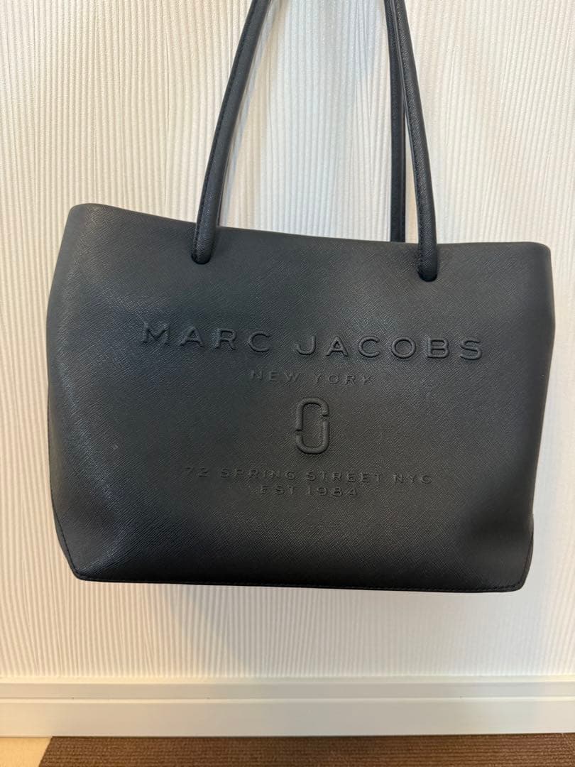 MARC JACOBS トートバッグ ブラック レザー ロゴ型押し 正規品
