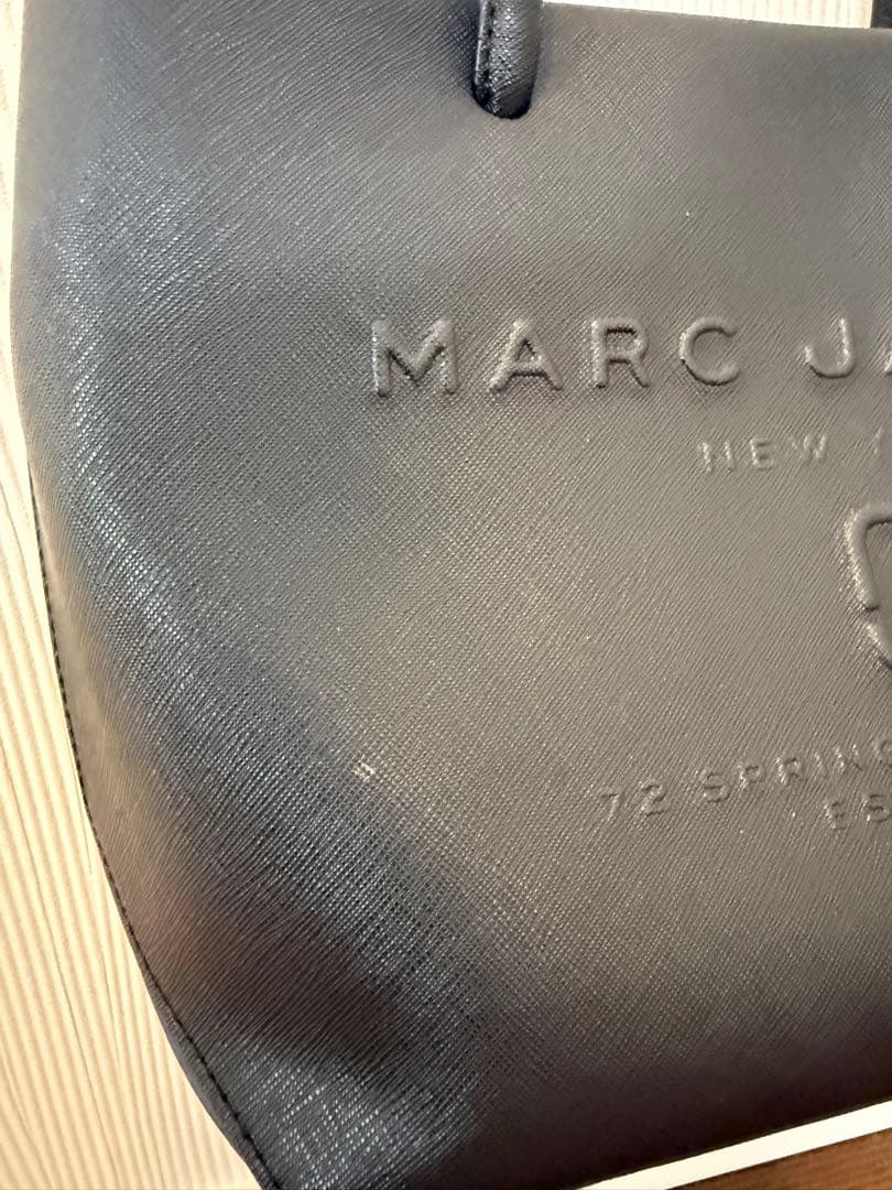 MARC JACOBS トートバッグ ブラック レザー ロゴ型押し 正規品