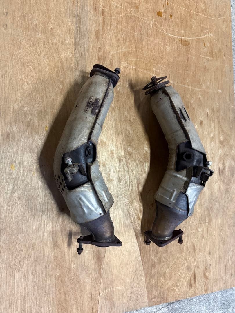 V36 スカイライン　触媒