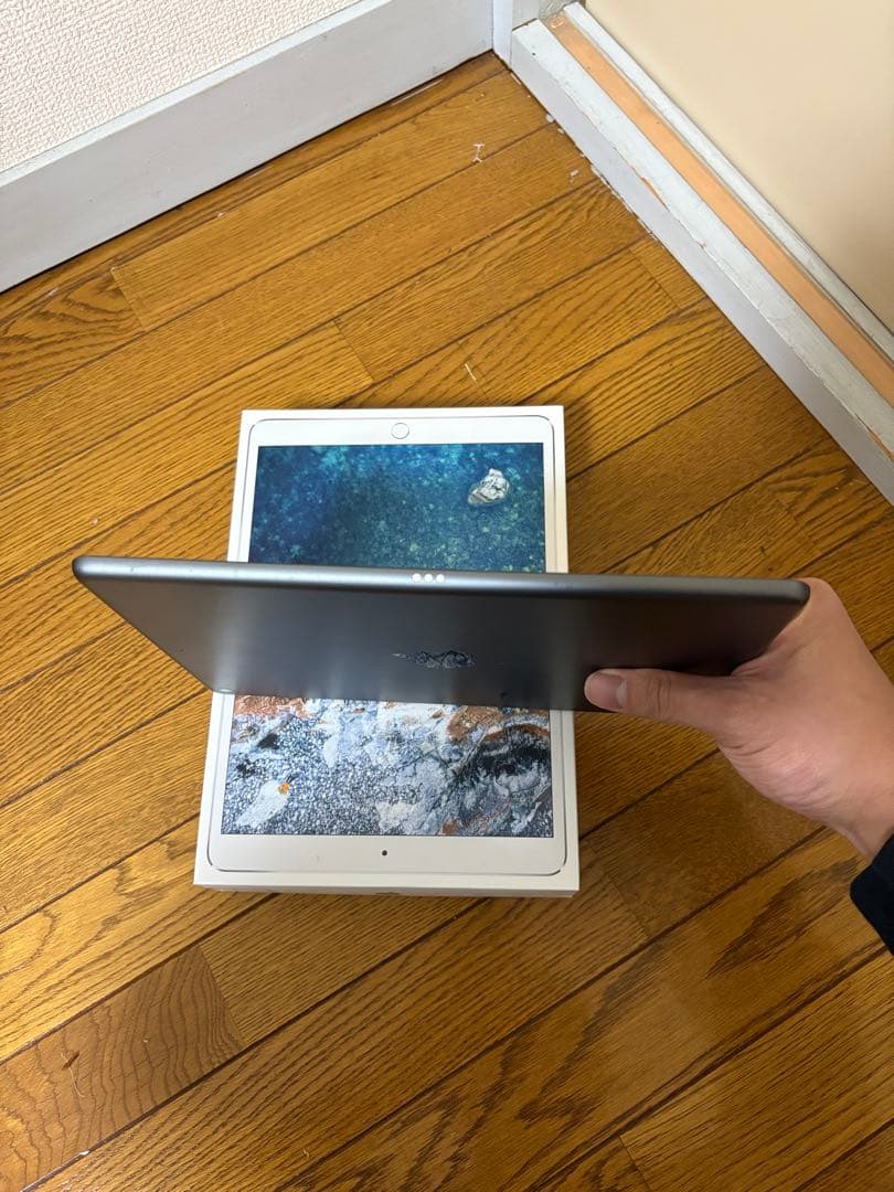 Apple Ipad 第8世代 32GB バテッリー容量87%