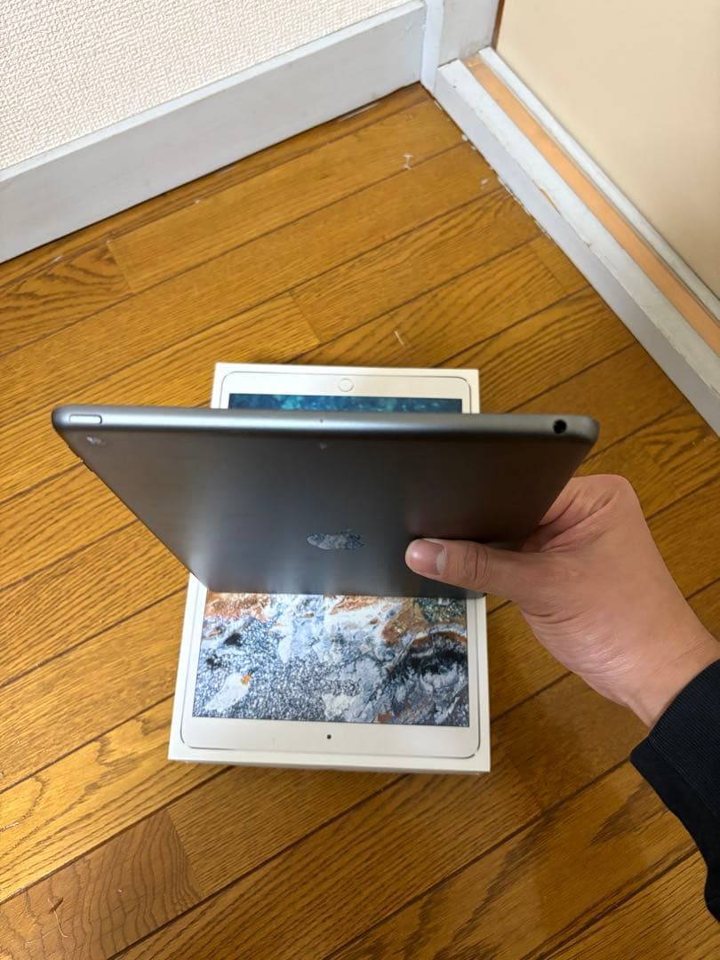 Apple Ipad 第8世代 32GB バテッリー容量87%