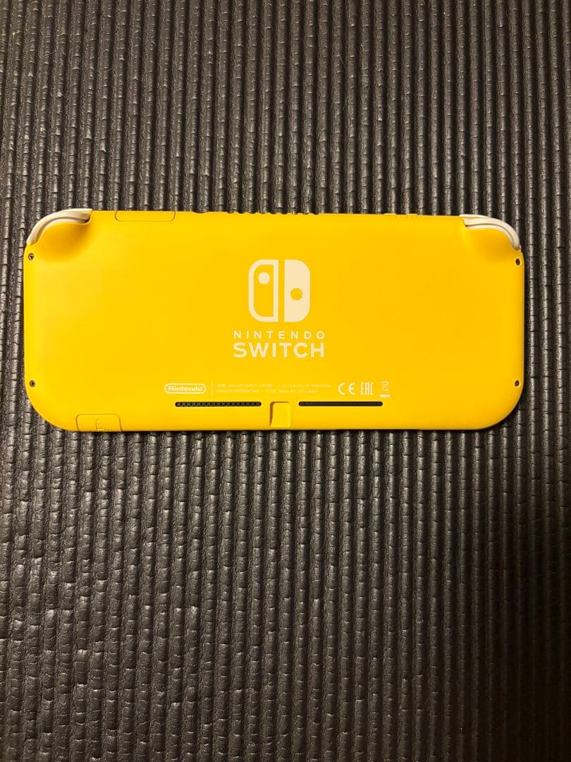Nintendo Switch Lite イエロー 本体　充電器付　超極美品
