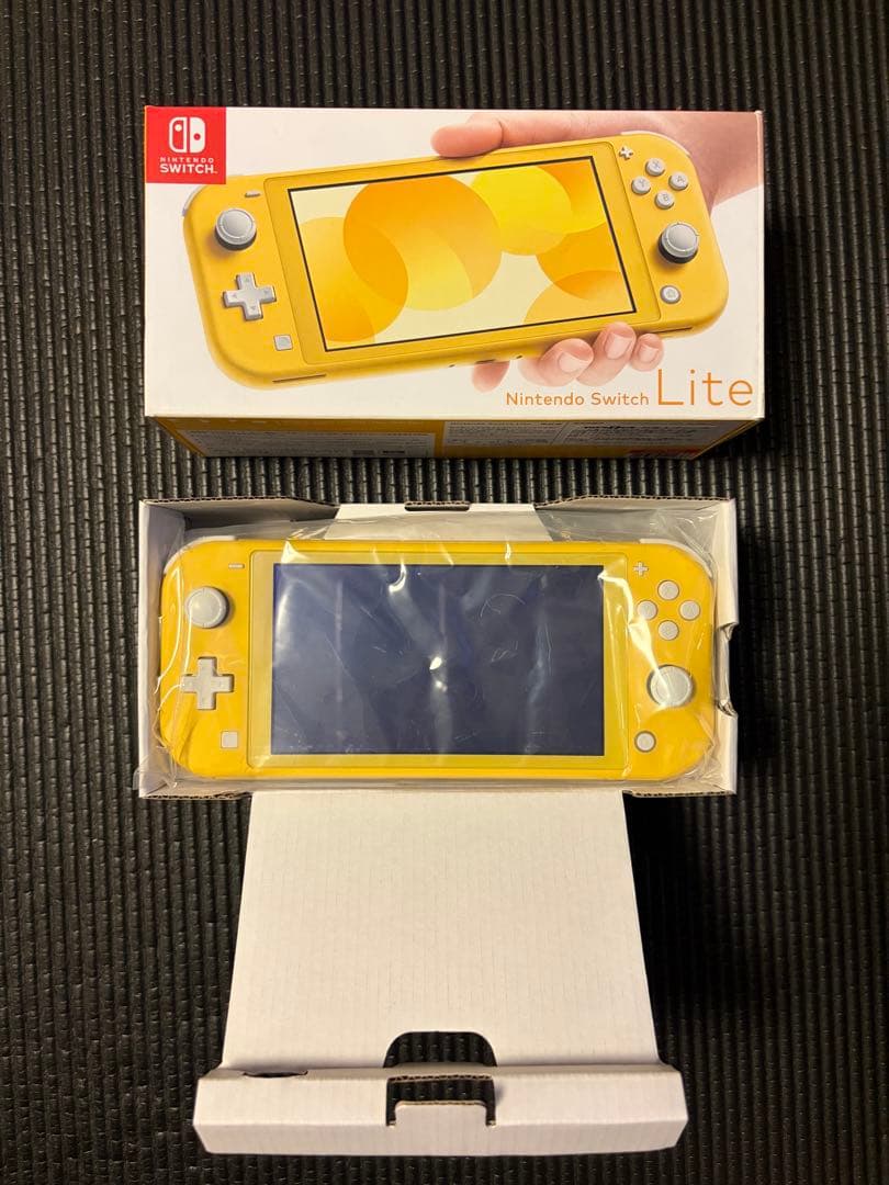 Nintendo Switch Lite イエロー 本体　充電器付　超極美品