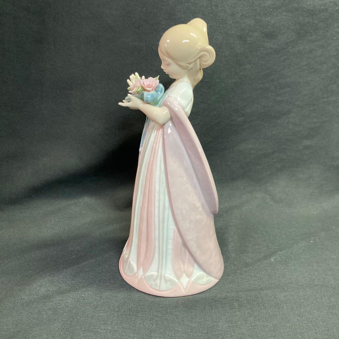 絶版【美品】リヤドロ LLADRO 8151 花束を抱えて