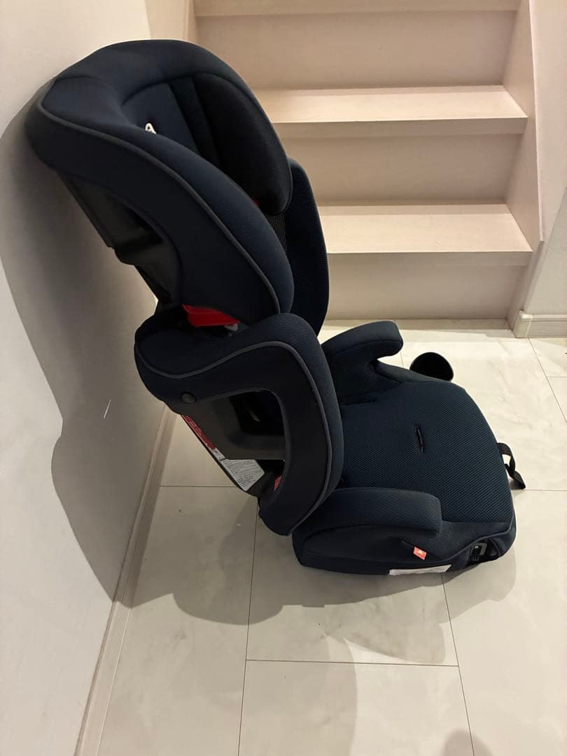 アップリカ　エアグルーヴAD ジュニアシート　ネイビー Aprica