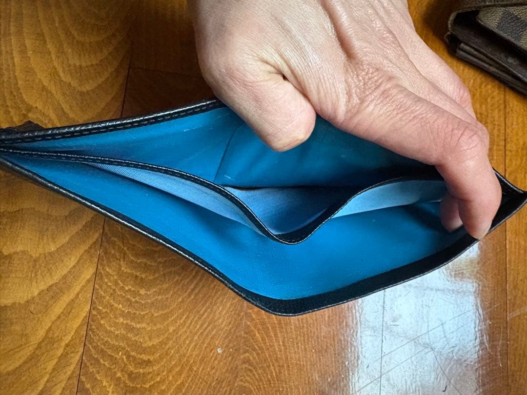 BVLGARI ブルガリ 二つ折り財布 ブラック 黒 本革 レザー リング 銀