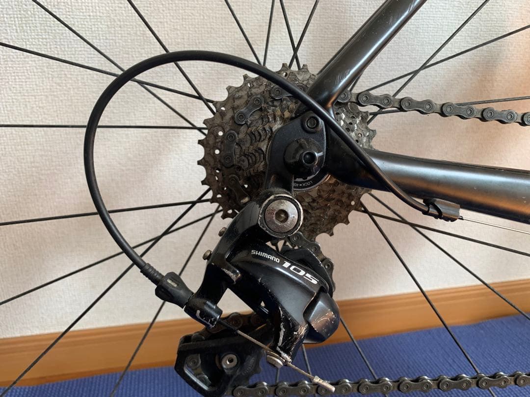 スペシャライズド　アミラ　カーボン　ロードバイク　105