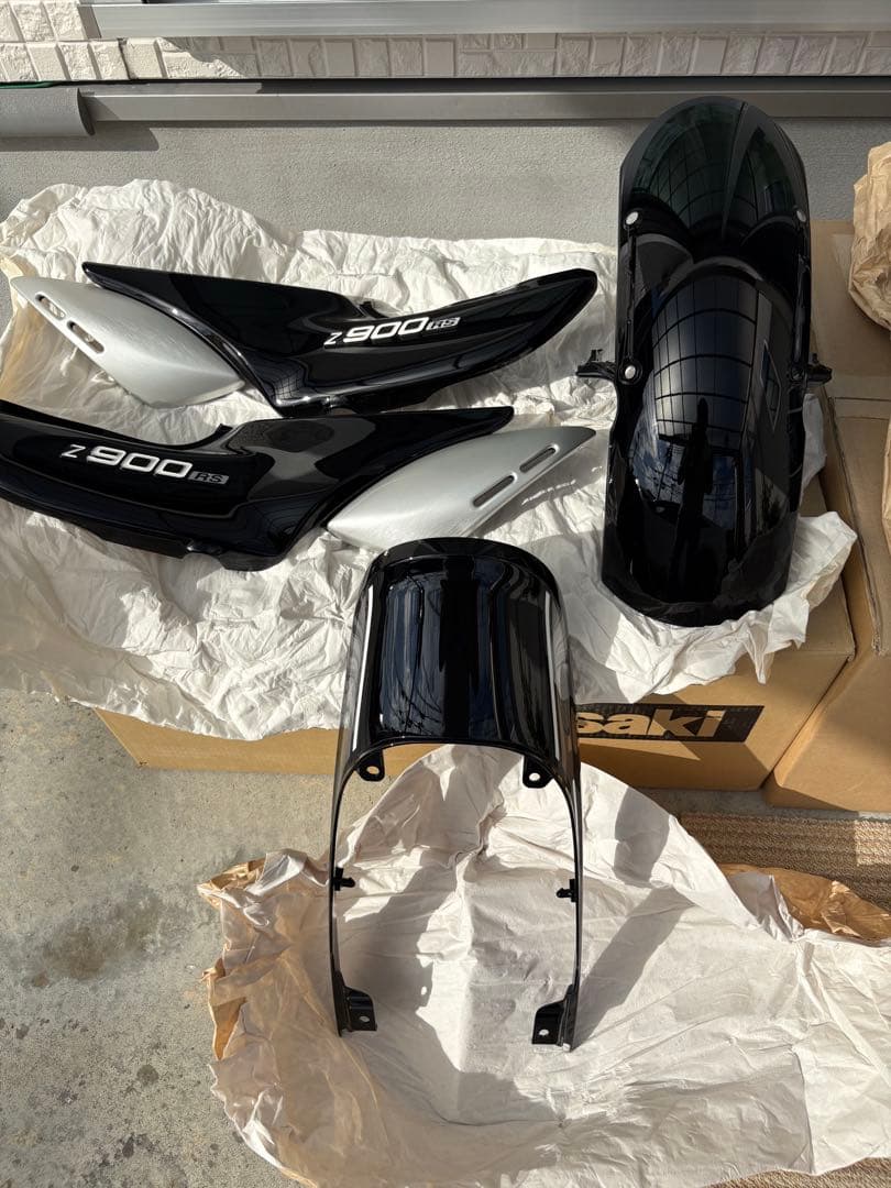 カワサキZ900RSタンク、フェンダー、サイドカバー