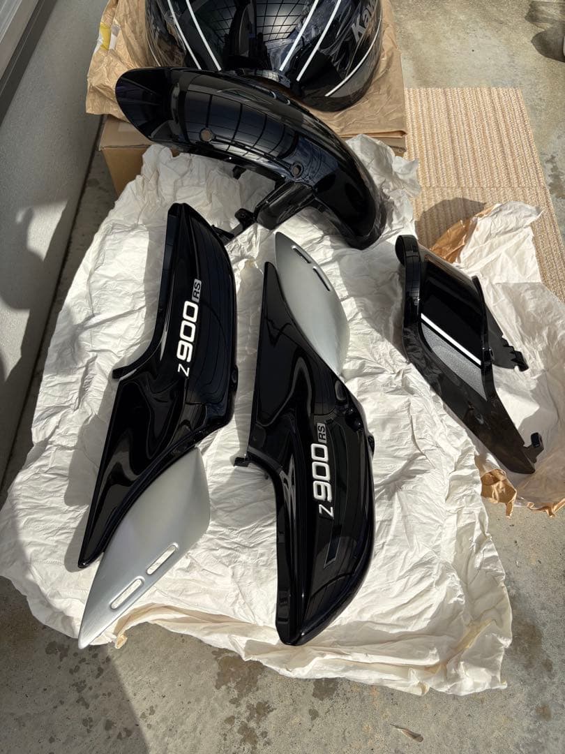 カワサキZ900RSタンク、フェンダー、サイドカバー