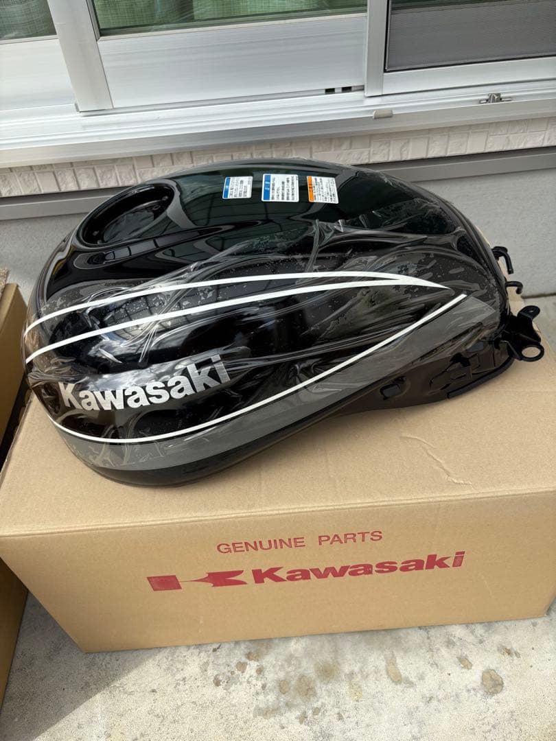 カワサキZ900RSタンク、フェンダー、サイドカバー