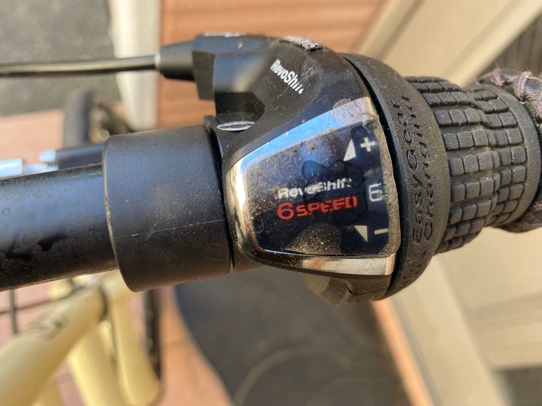 ミニベロ　6段変速　アイボリー　足立区引き取りのみ