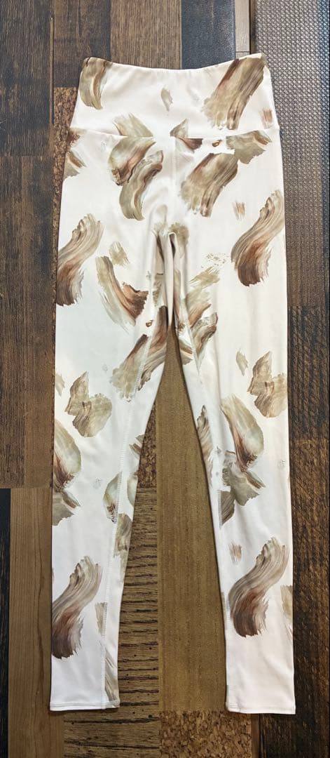 【新品同】emmi yoga　ヨガウェア　マーブルアート柄　アイボリー　水陸両用