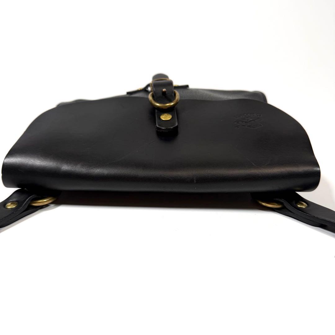 【美品】イルビゾンテ　ショルダーバッグ　レザー　シボ革　ゴールド金具　ブラック
