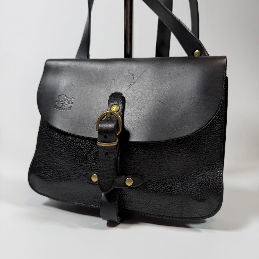 【美品】イルビゾンテ　ショルダーバッグ　レザー　シボ革　ゴールド金具　ブラック