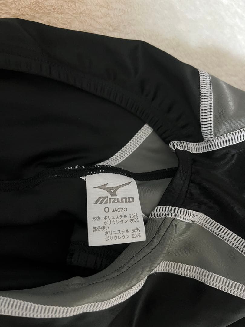 廃盤品　Mizuno 競泳用水着 ブラック×レッド　Ｏサイズ