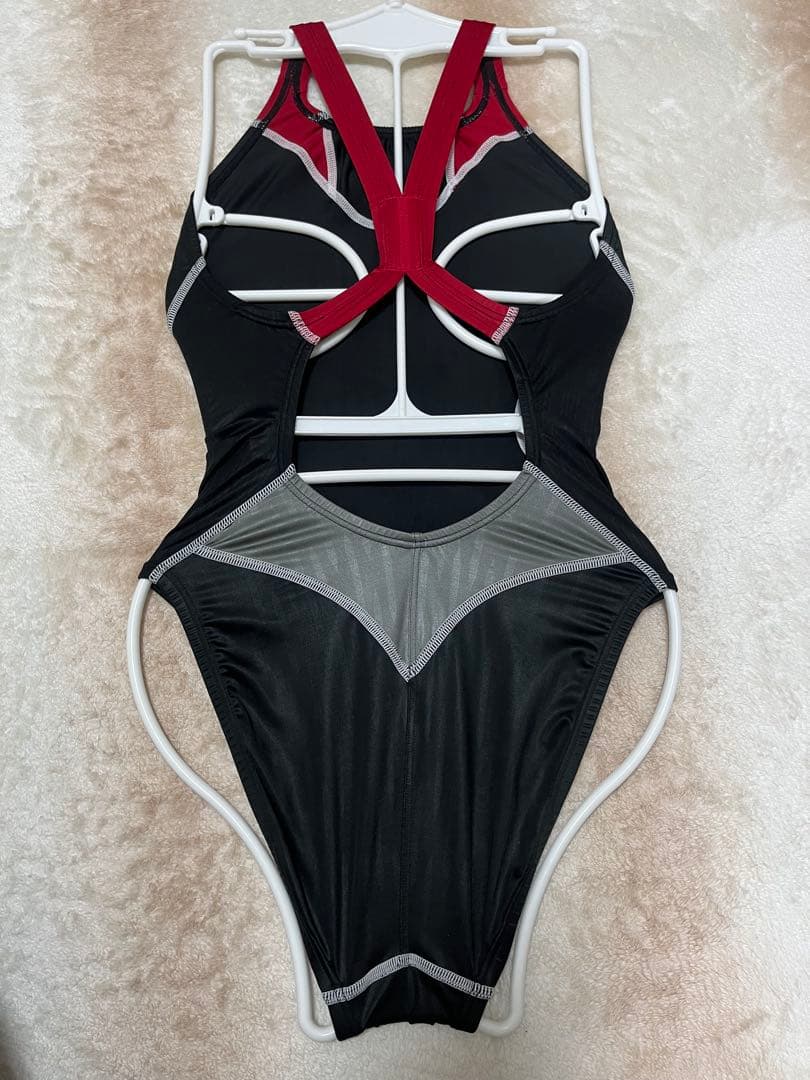 廃盤品　Mizuno 競泳用水着 ブラック×レッド　Ｏサイズ
