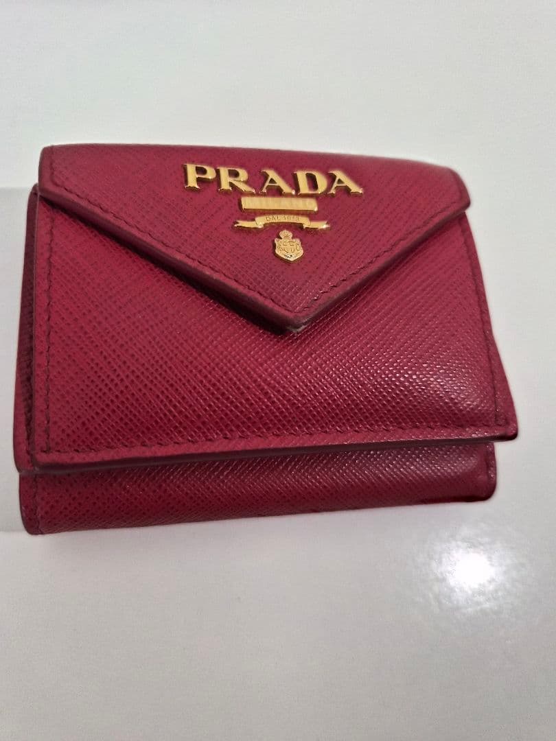PRADA サフィアーノレザー 三つ折り財布 レッド