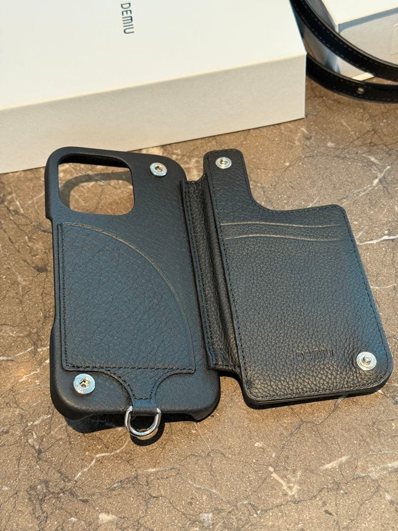 【新品】DEMIU デミュウ iPhone16pro スマホケース ストラップ
