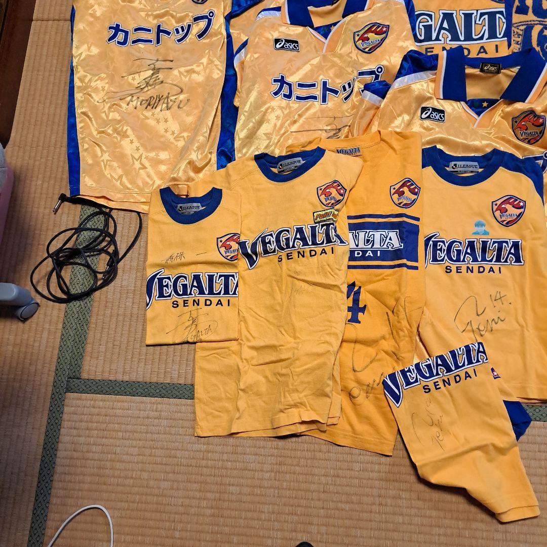 と*ん様 森保一さんサインガッツリ　ベガルタ仙台グッツ　サインだらけ　近々廃棄