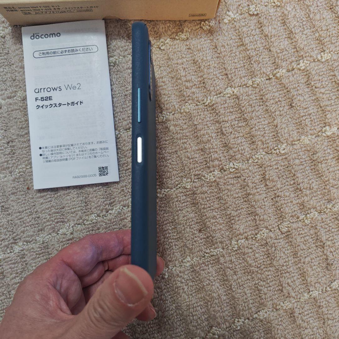 arrows We2 F-52E ネイビーグリーン　スマートフォン本体