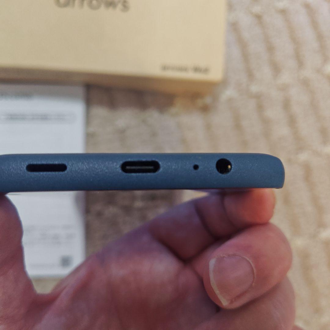 arrows We2 F-52E ネイビーグリーン　スマートフォン本体
