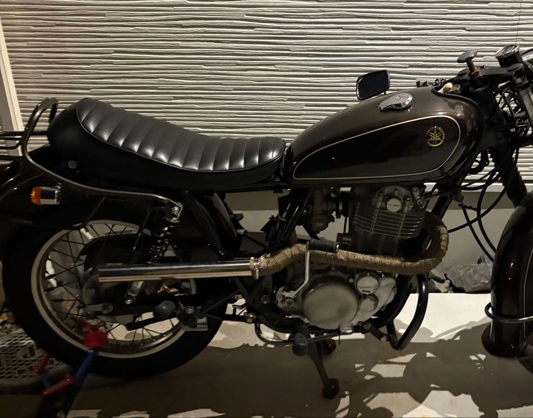 SR400 アップマフラー　フルエキ　ワンオフ ヤスリン