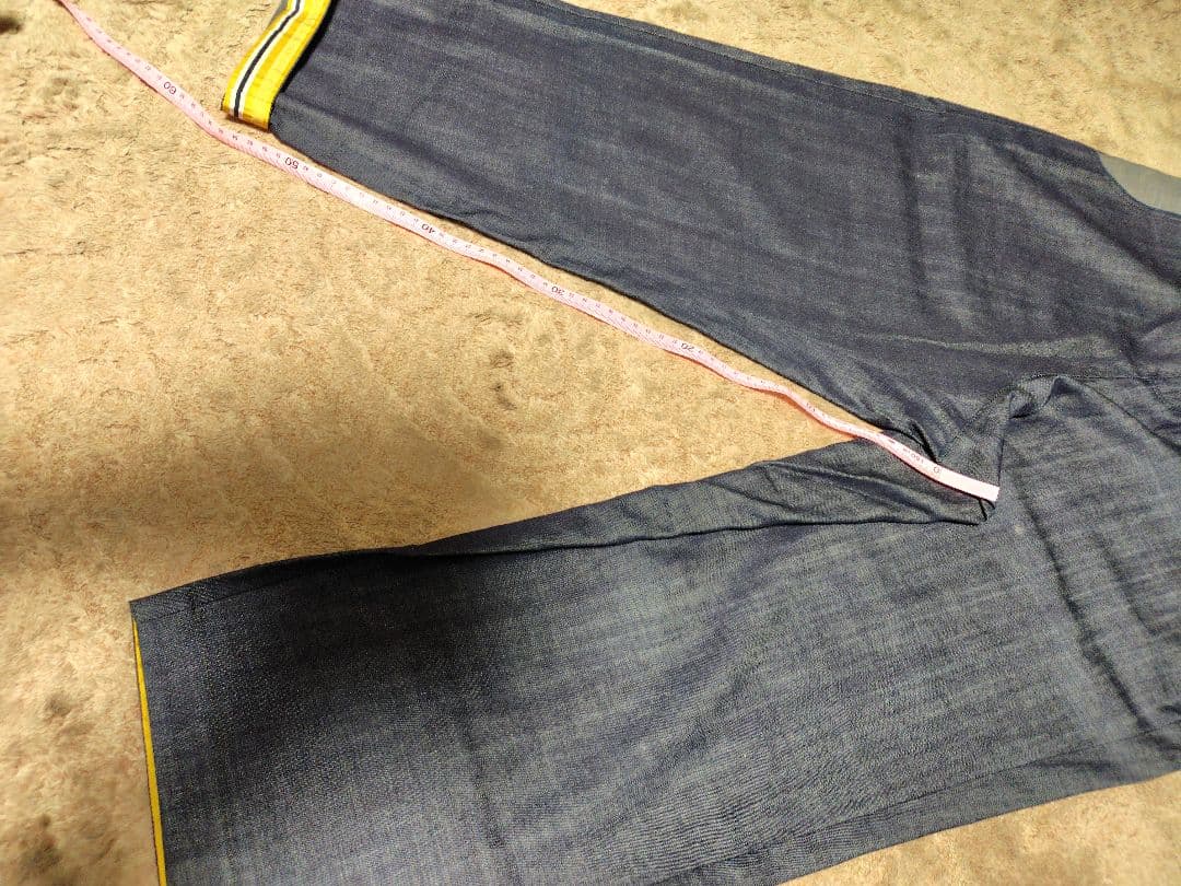 新品未使用タグ付き　ゆったりデニムパンツ