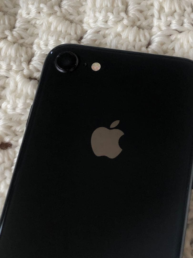 iPhone 8ブラック 本体　64GB SIMフリー